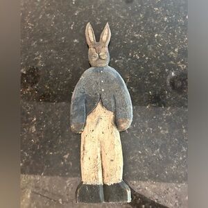 Farmhouse bunny carving artwork